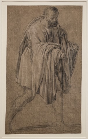Eustache Le Sueur, Homme drapé débout marchant vers la droite Alors c’est quoi le problème ? Et bien en dehors de l’indiscutable maîtrise technique des artistes, on se sent jamais vraiment concerné par les œuvres. A mon sens, les sujets, vraiment pointus, n’aident pas vraiment à s’imprégner. Tout est bien fait, presque trop propret, mais manque de souffle, de vie, d’émotions. Alors pour les spécialistes ès histoire de l’art, ou pour un amoureux de la période, l’exposition doit être passionnante, mais pour le grand public – qui est à mon sens la cible prioritaire d’une telle manifestation – tout cela est un peu stratosphérique.