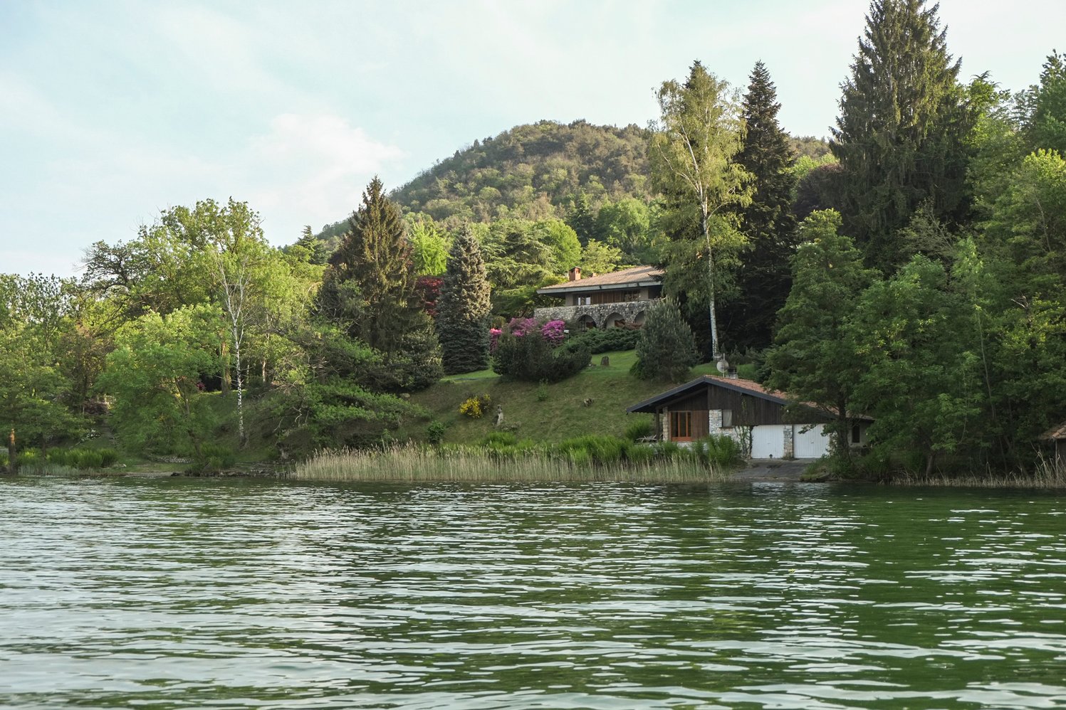 Notre logement au bord du Lago di Monate (Osmate, Via Brusisch)
