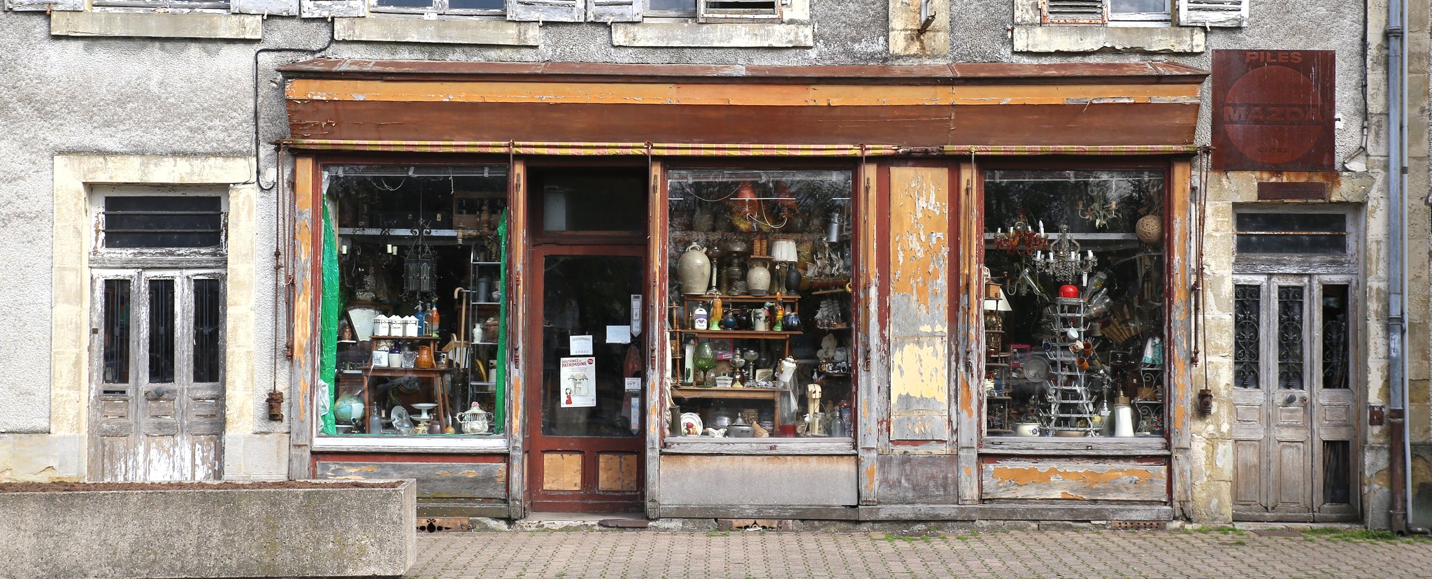 Une boutique hors du temps qu’on croirait conçue pour Depardon.