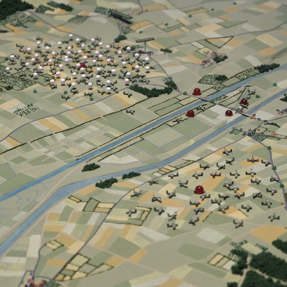 le théatre des opérations avec Pegasus Bridge en haut à droite