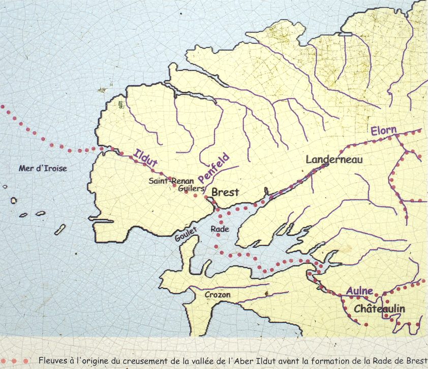 Carte intéressante qui montre le lit des fleuves ayant notamment creusé l'aber Ildut