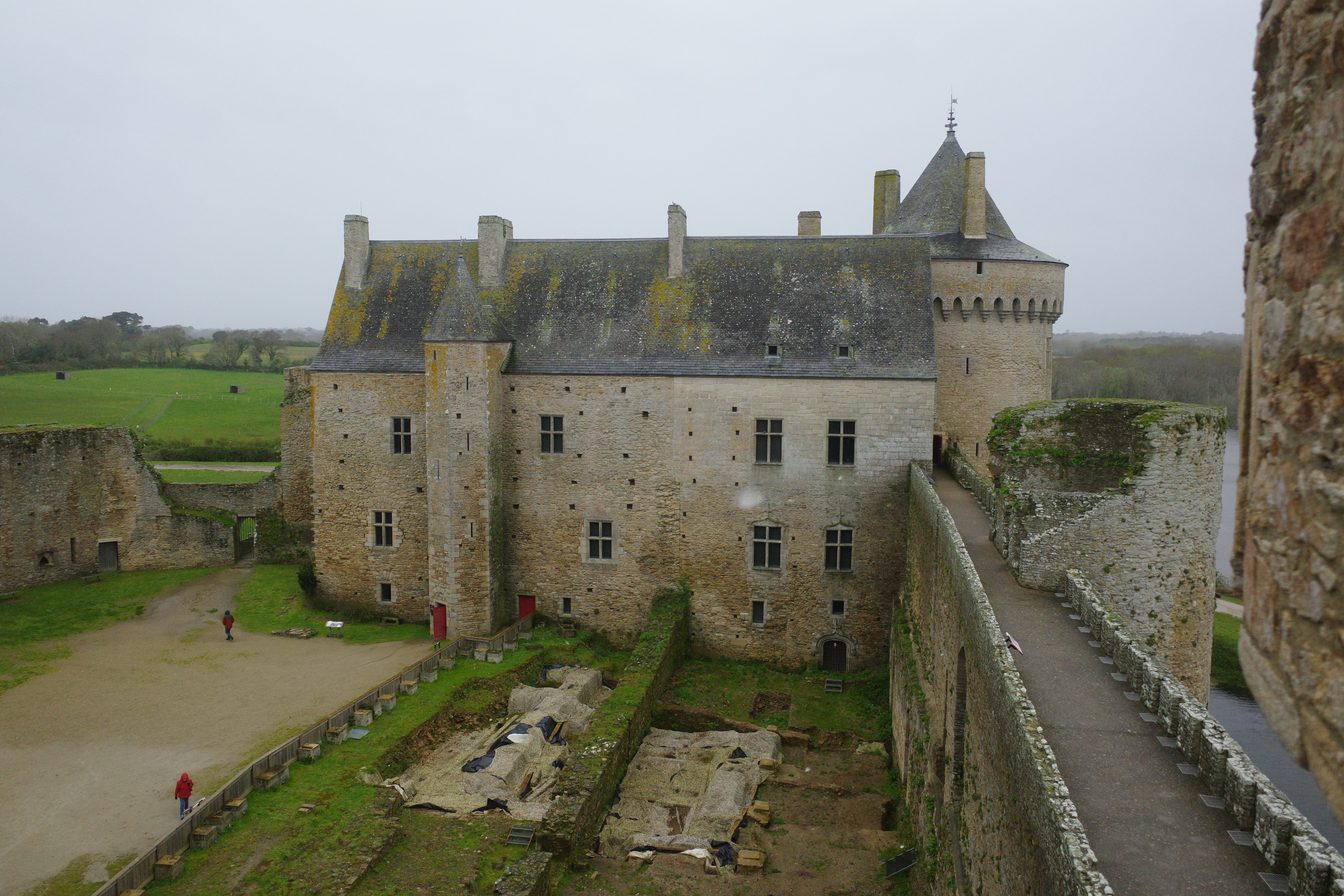 Vue du logis ouest (le logis merveilleux)