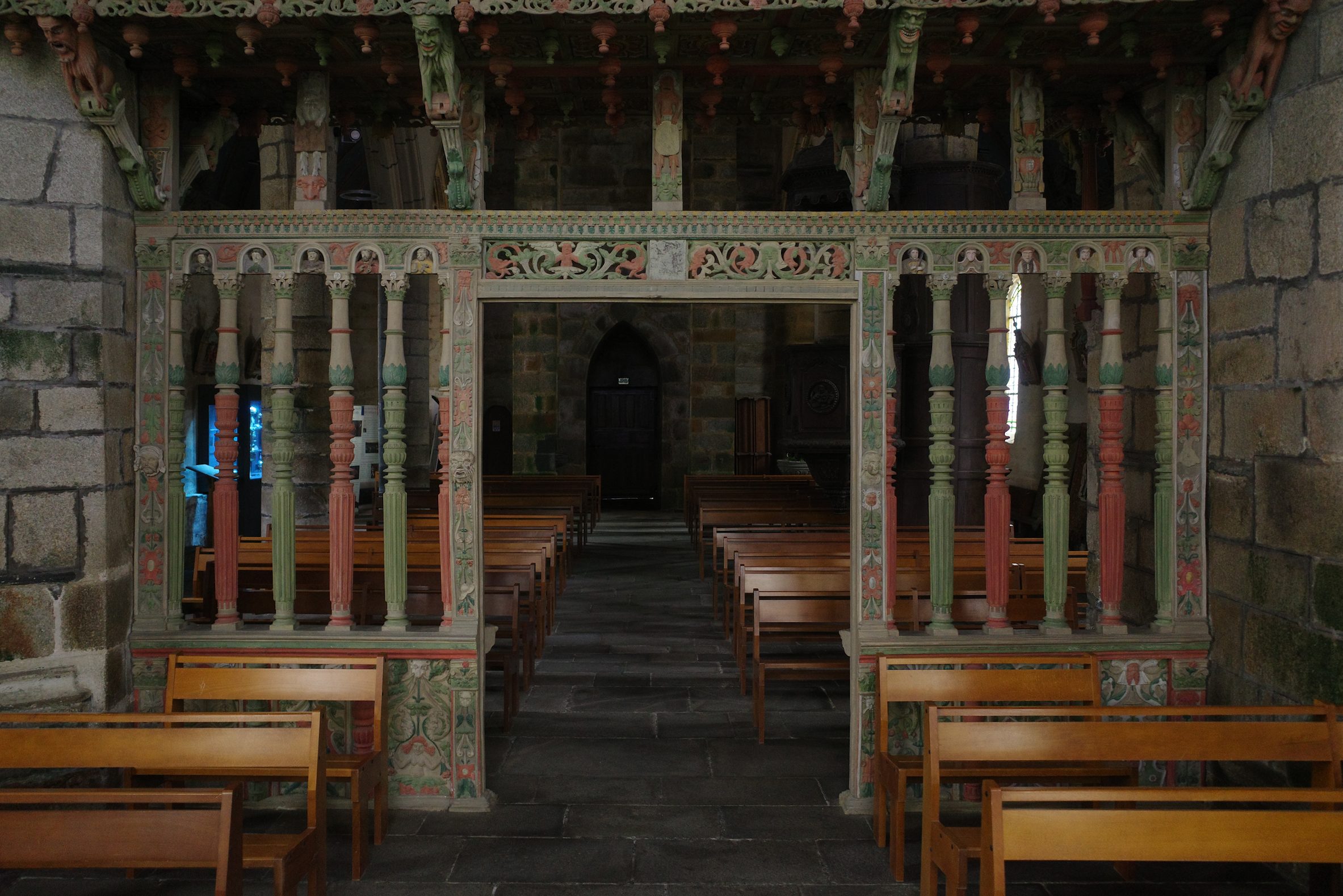 Le jubé polychrome (haut et bas)