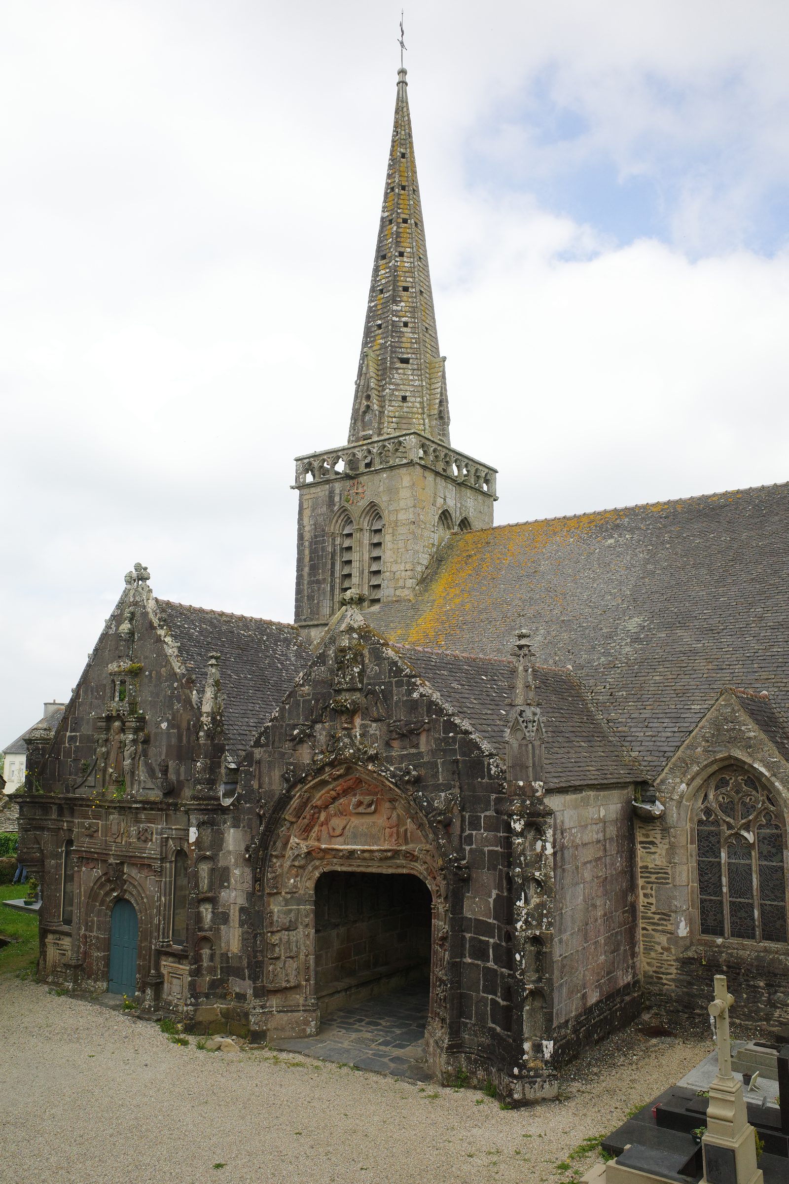 L'église de la martyre vu du portail
