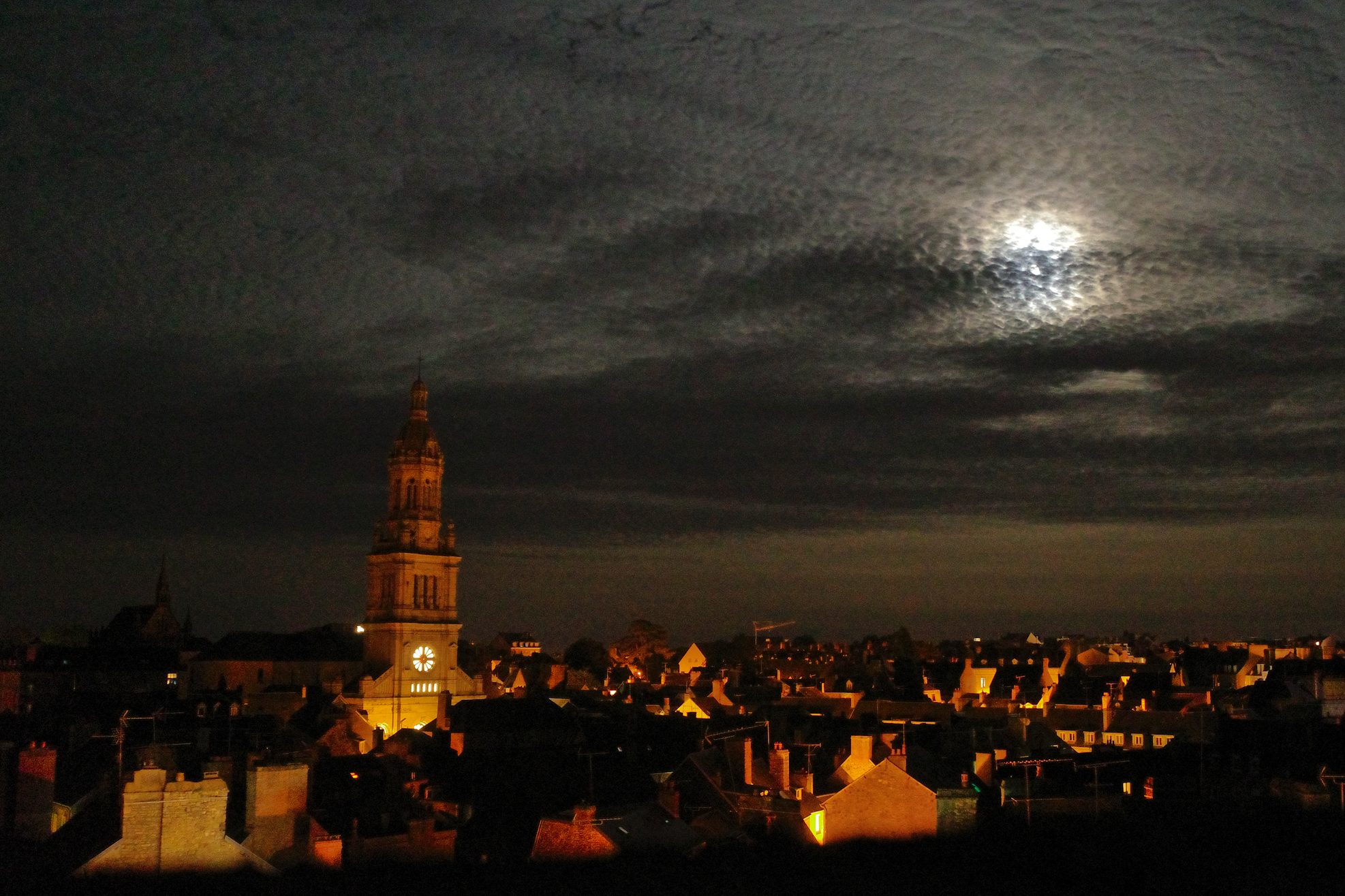 Avranches sous la lune