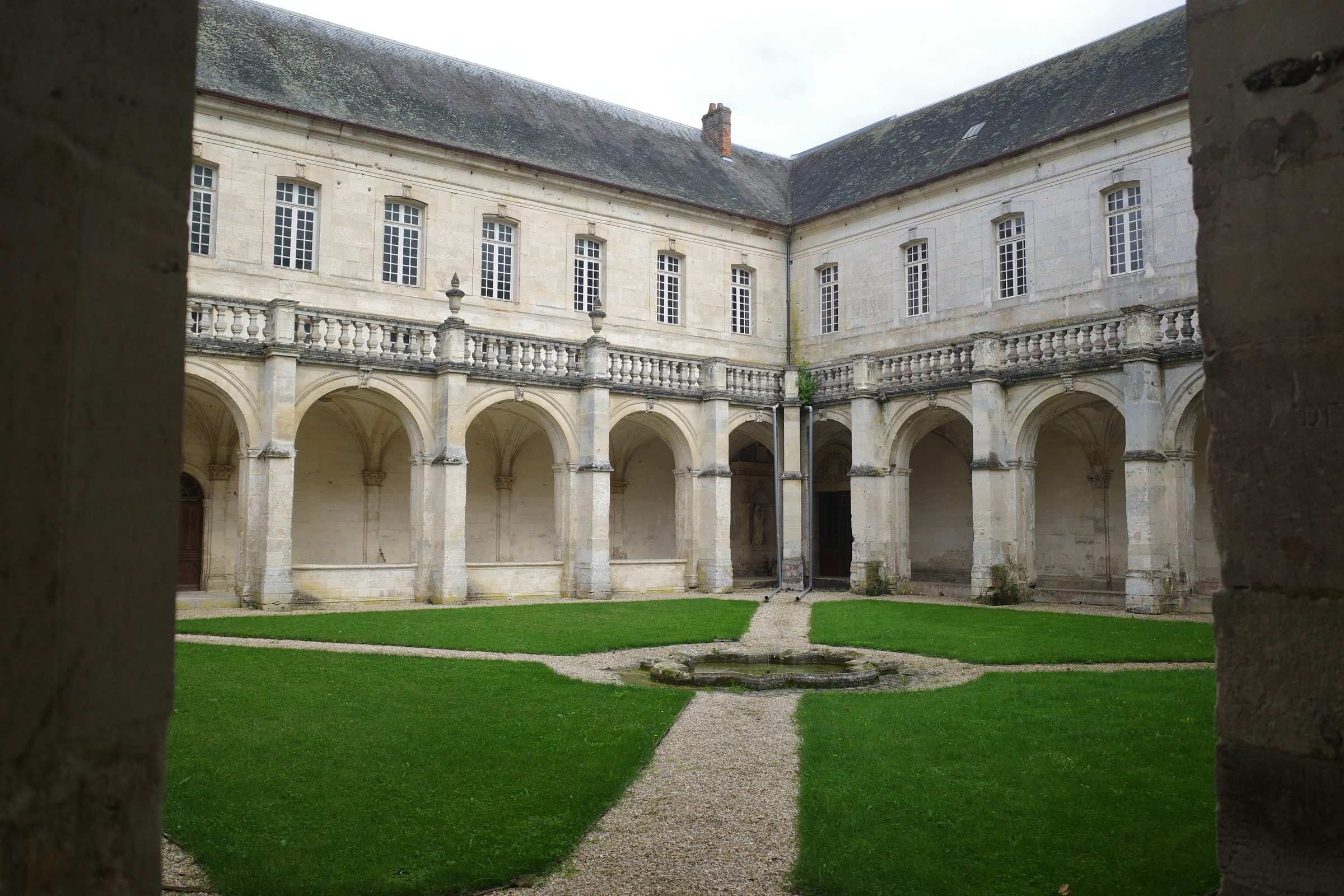 Le cloître