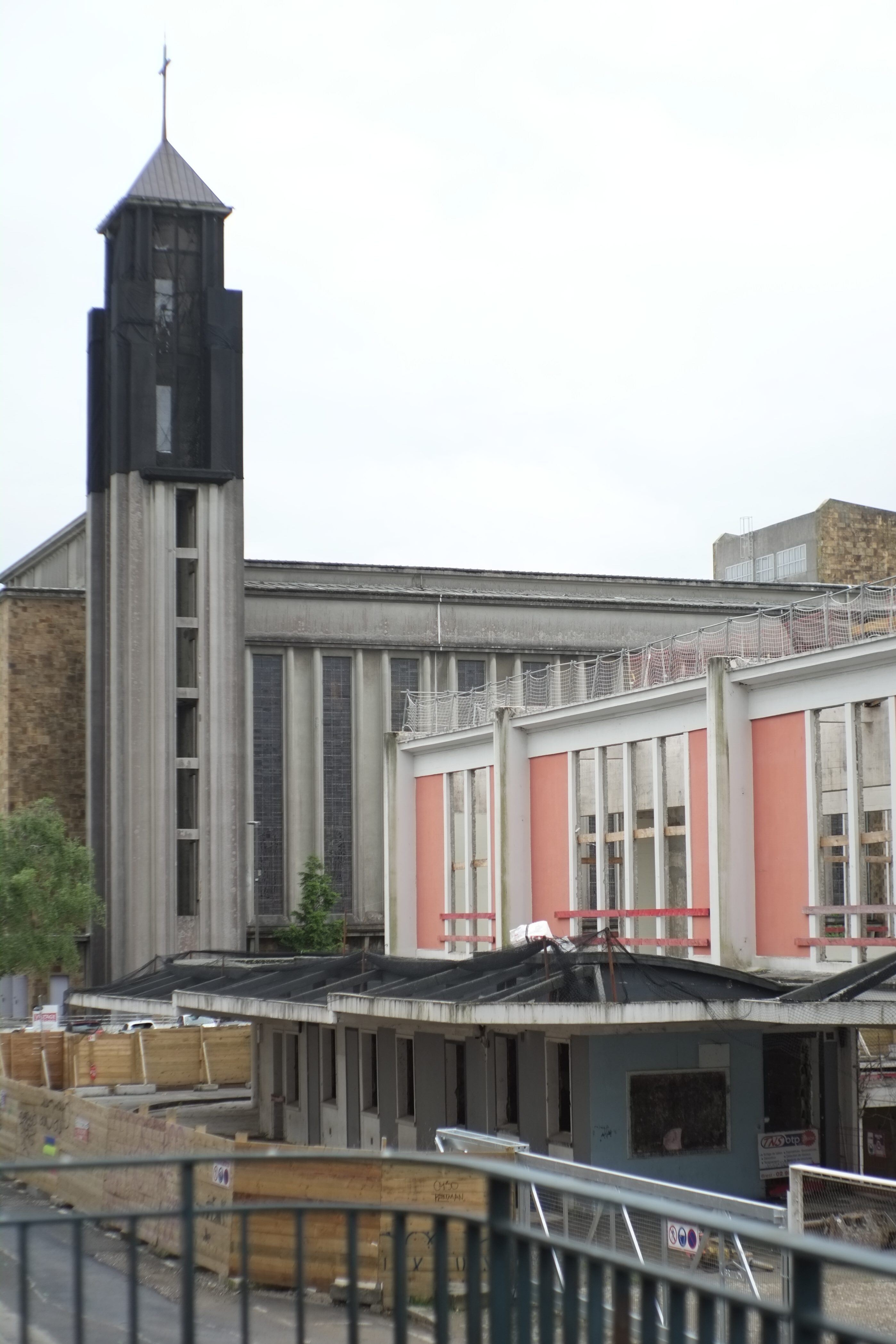 Les travaux des halles Saint-Louis.