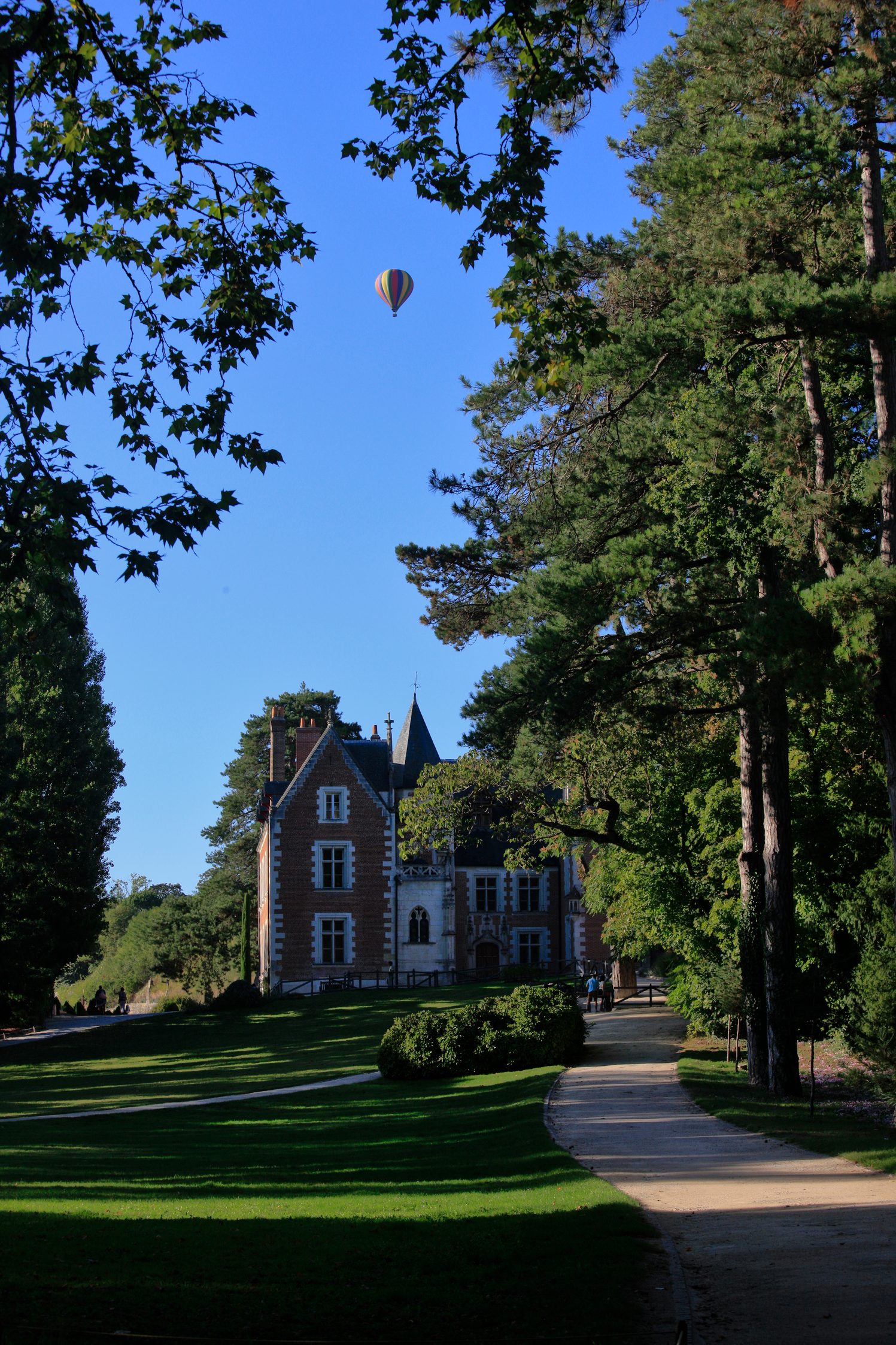 Clos Lucé et montgolfière (inventée par Léonard)